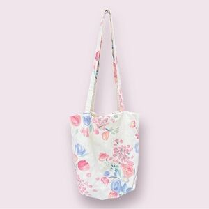 UPCYCLED VINTAGE FLORAL PILLOWCASE TOTE